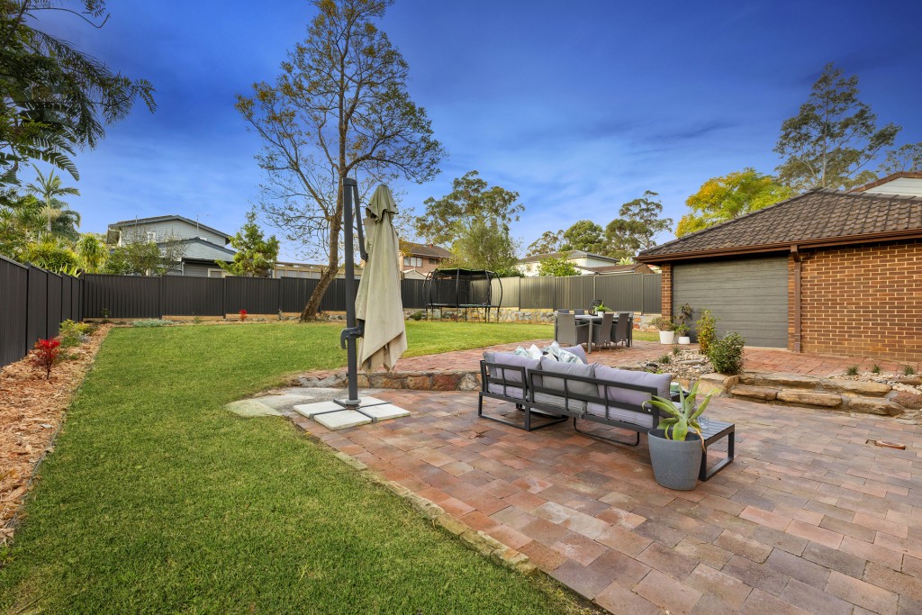 4 Eather Avenue, North Rocks NSW 2151 - photo 19