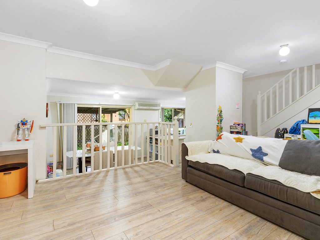 3/6 James Street, Baulkham Hills NSW 2153 - photo 2