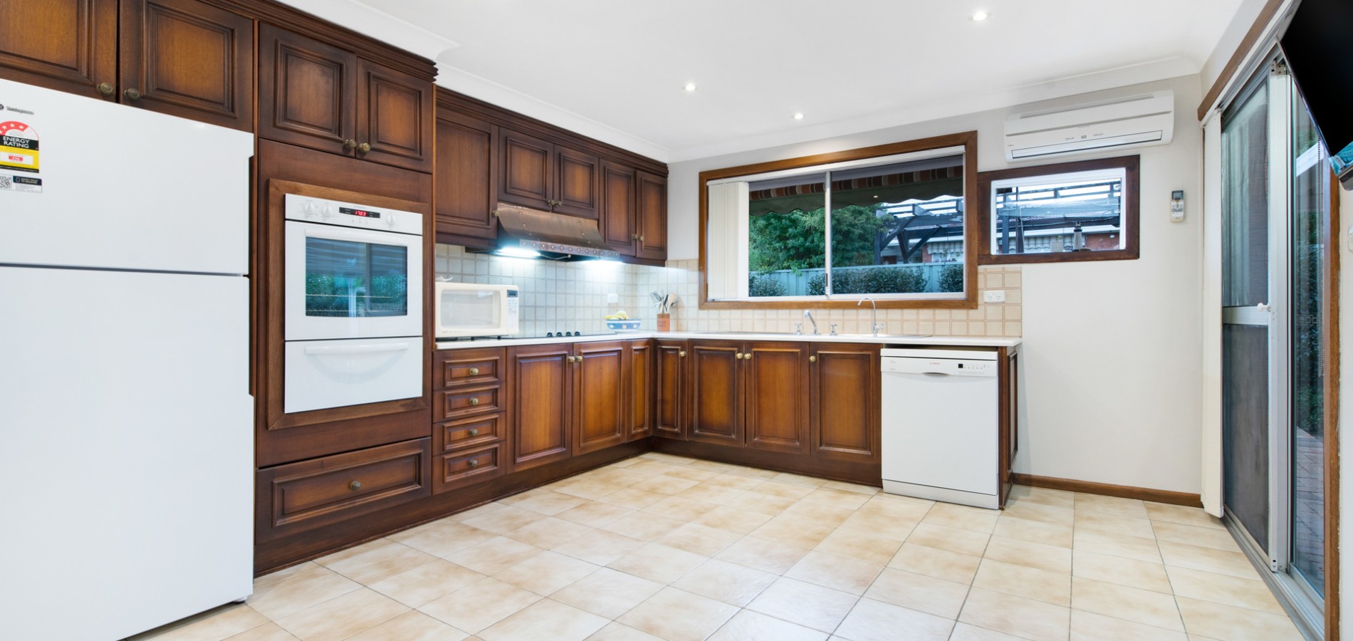 7 Highclere Crescent, North Rocks NSW 2151 - photo 4