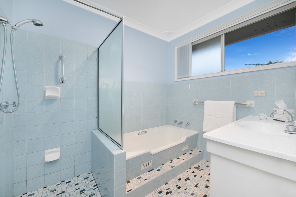 7 Highclere Crescent, North Rocks NSW 2151 - photo 10