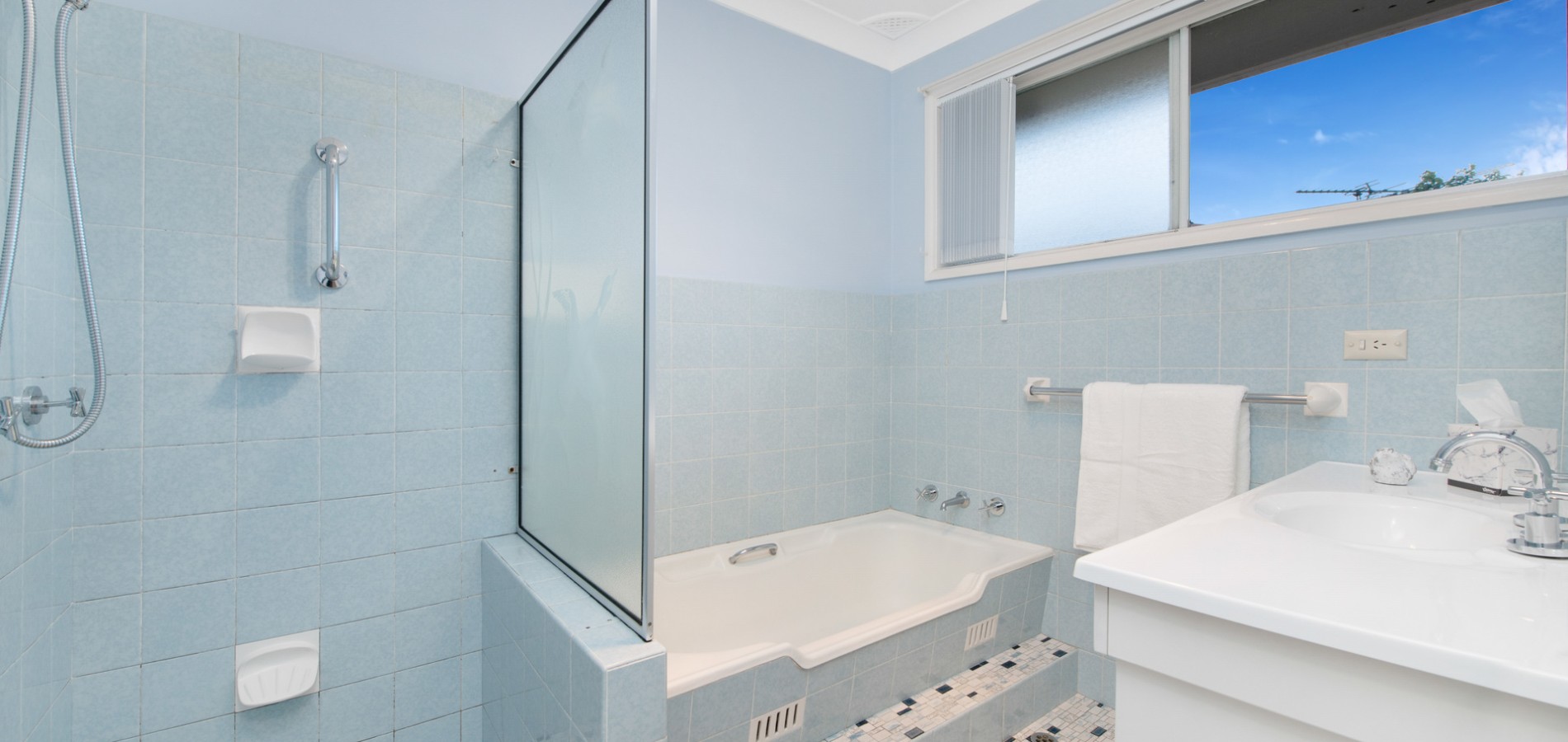 7 Highclere Crescent, North Rocks NSW 2151 - photo 10
