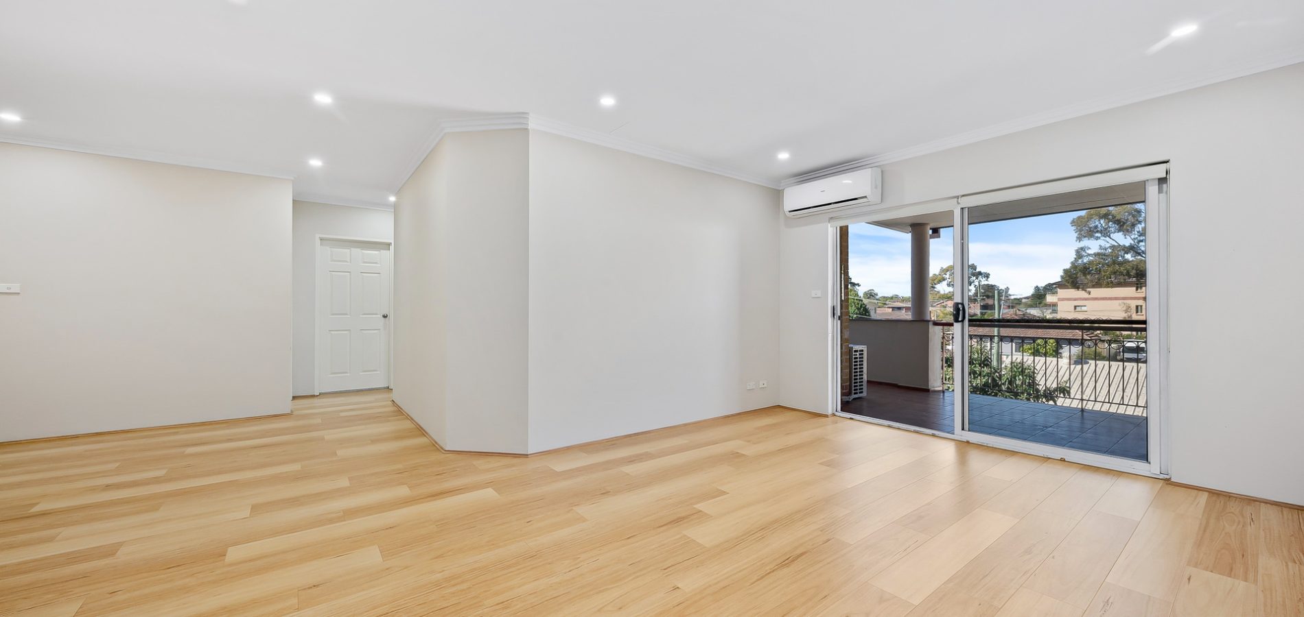 27/16 Fifth Avenue, Blacktown NSW 2148 - photo 2