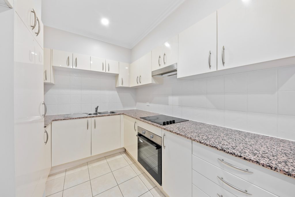 27/16 Fifth Avenue, Blacktown NSW 2148 - photo 4