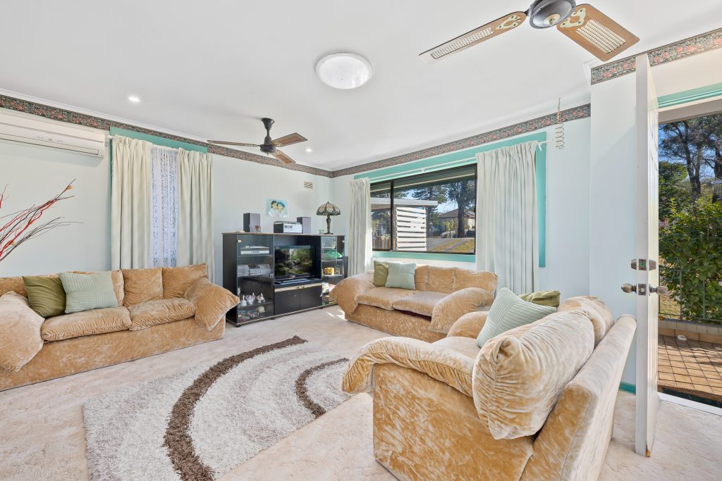 3 Moffatt Drive, Lalor Park NSW 2147 - photo 2