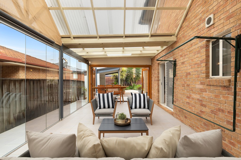 28 Bordeaux Crescent, Castle Hill NSW 2154 - photo 16