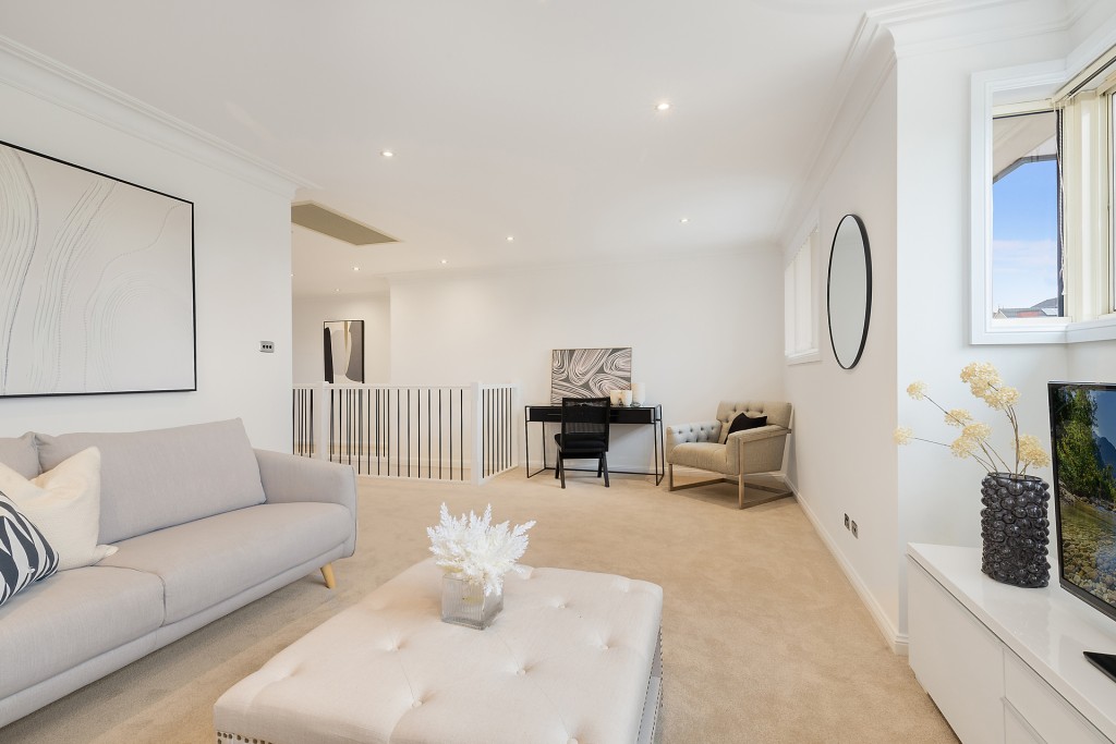 28 Bordeaux Crescent, Castle Hill NSW 2154 - photo 7