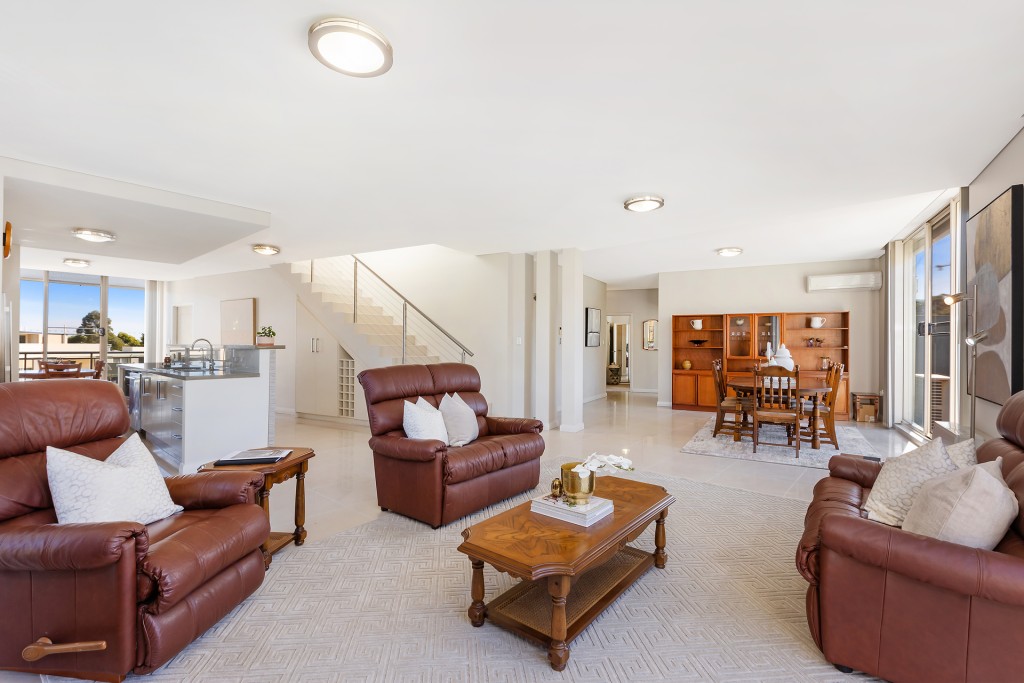 62/16 Mercer Street, Castle Hill NSW 2154 - photo 3
