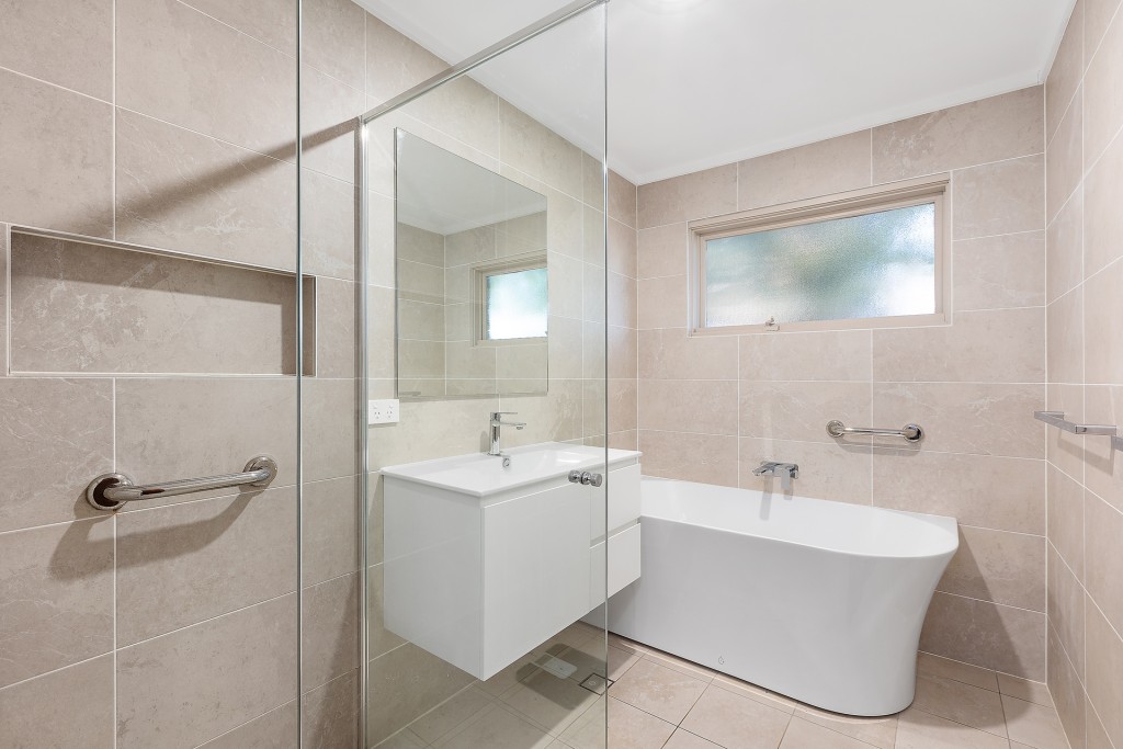 3 Bombardiere Place, Baulkham Hills NSW 2153 - photo 8