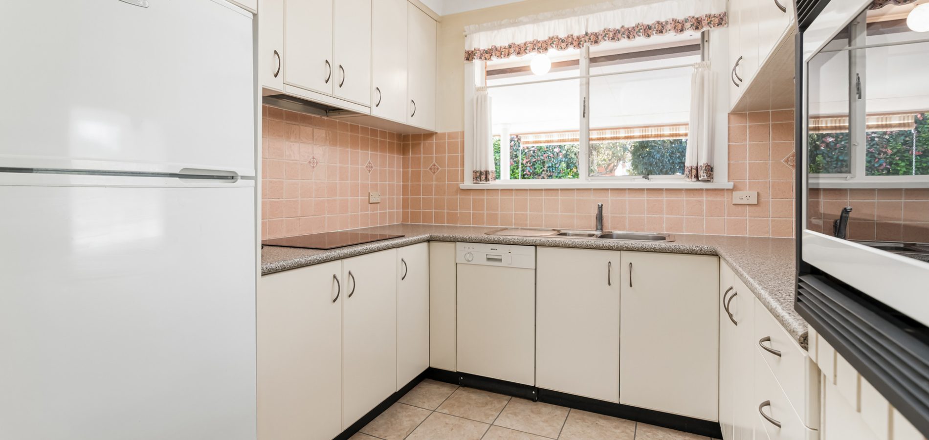 10 Athabaska Avenue, Seven Hills NSW 2147 - photo 3