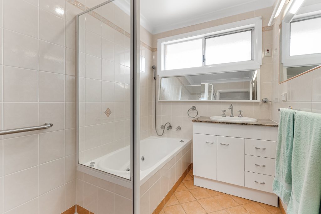 10 Athabaska Avenue, Seven Hills NSW 2147 - photo 7