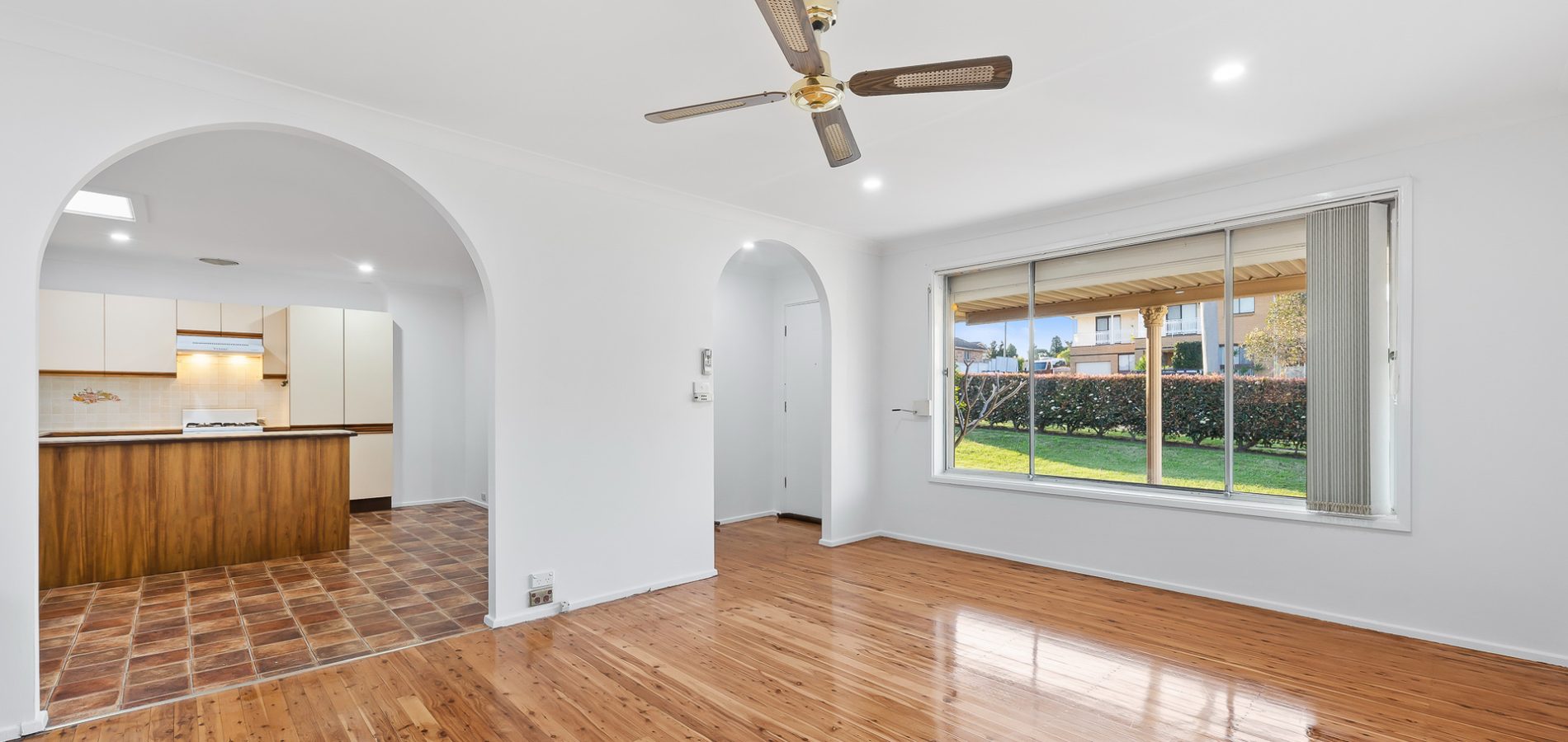 5 Emerald Road, Seven Hills NSW 2147 - photo 2