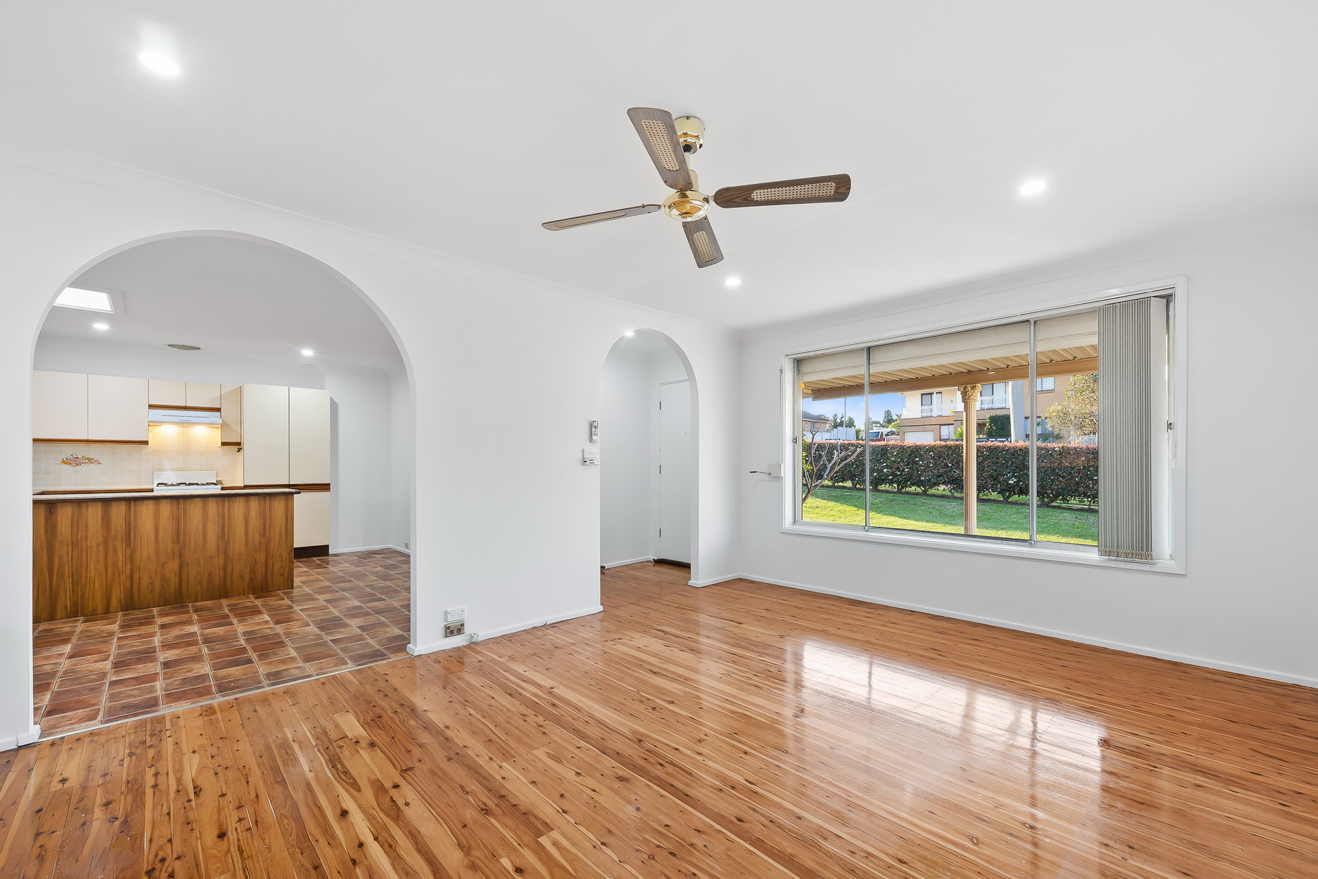 5 Emerald Road, Seven Hills NSW 2147 - photo 2