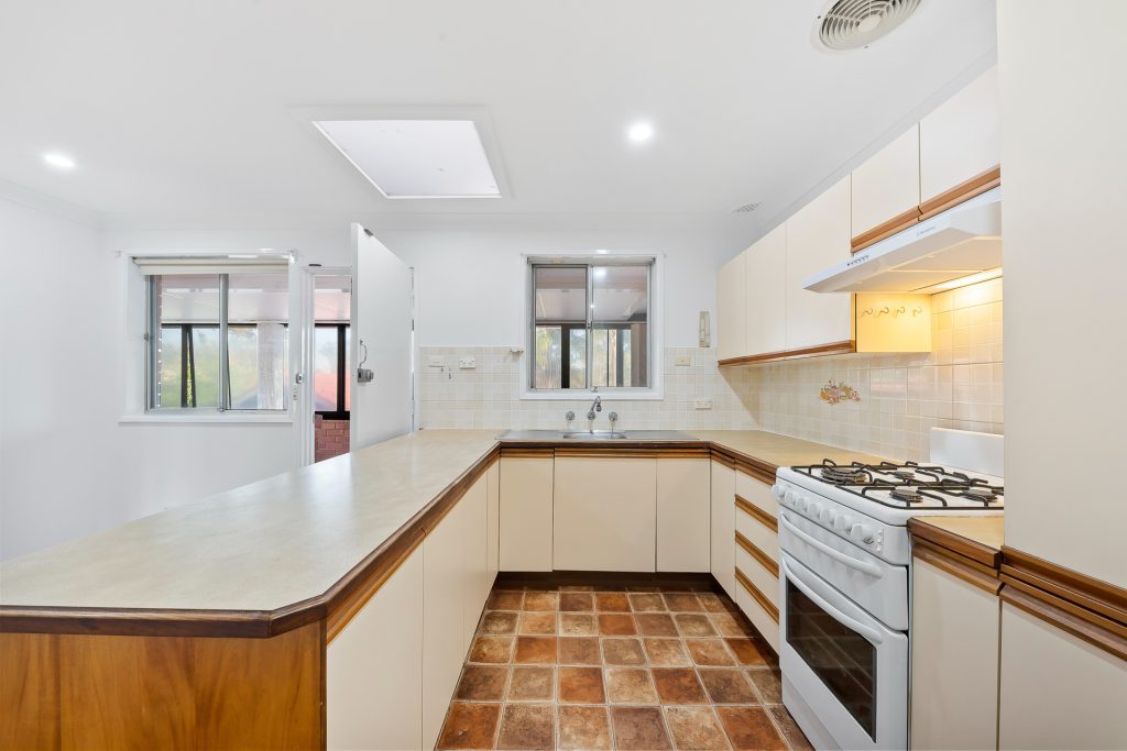 5 Emerald Road, Seven Hills NSW 2147 - photo 3