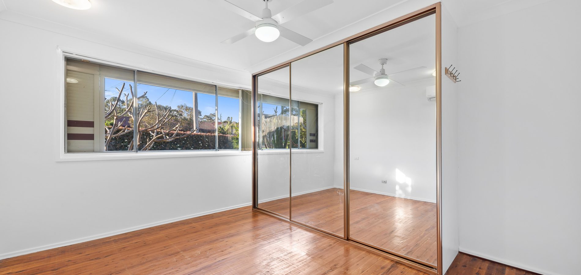 5 Emerald Road, Seven Hills NSW 2147 - photo 4