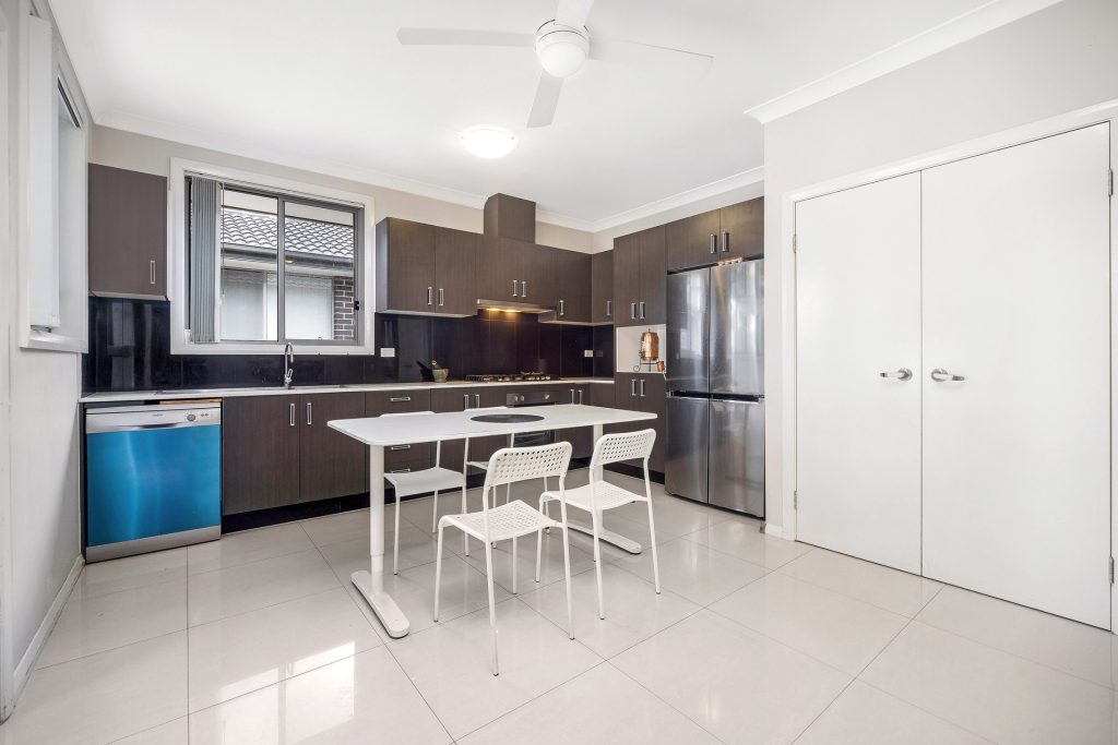 15/18 Leabons Lane, Seven Hills NSW 2147 - photo 2