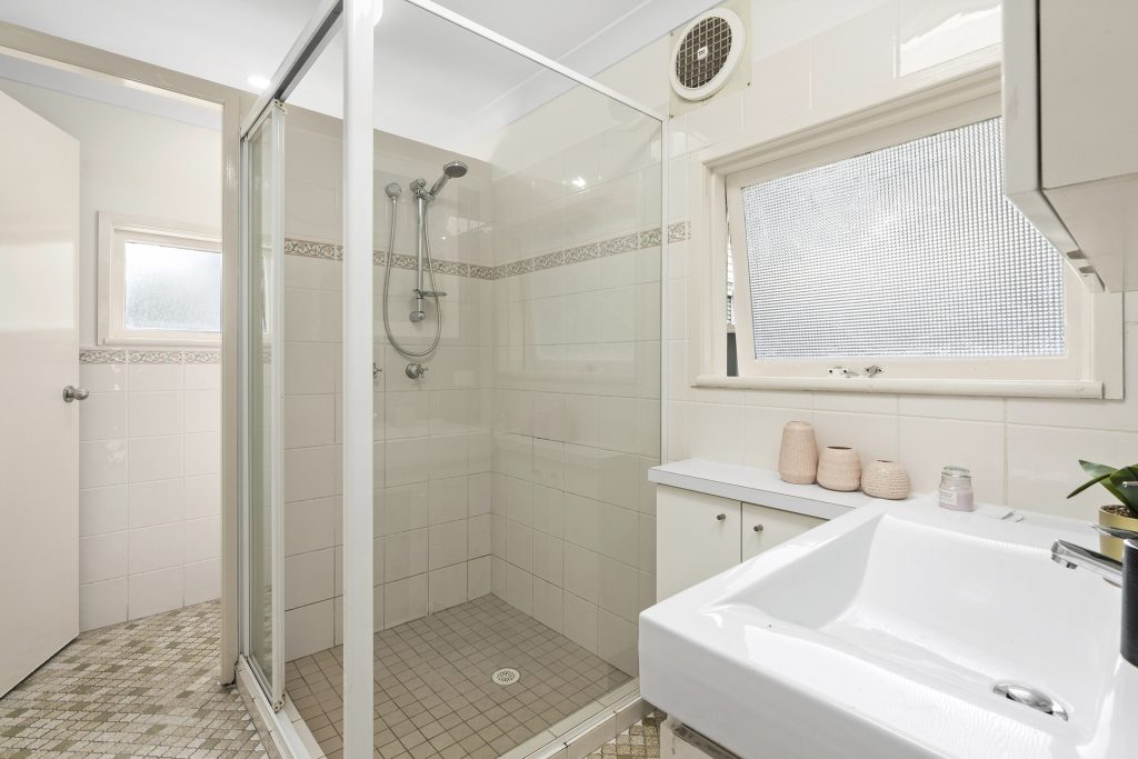 16 Vera Street, Seven Hills NSW 2147 - photo 5