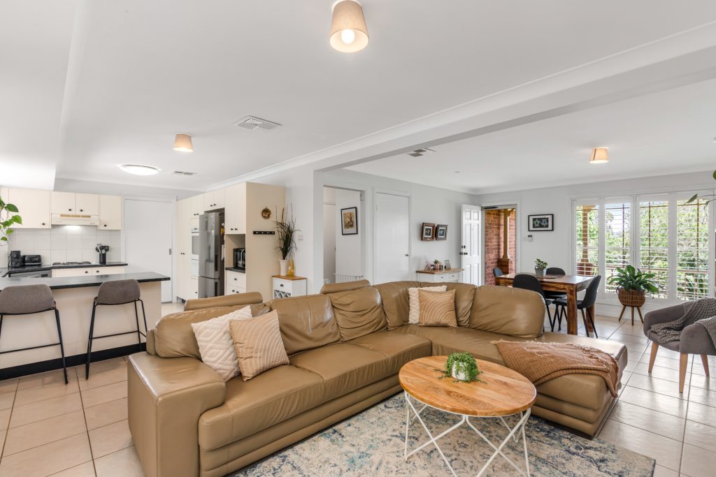 9 Bromfield Avenue, Prospect NSW 2148 - photo 3