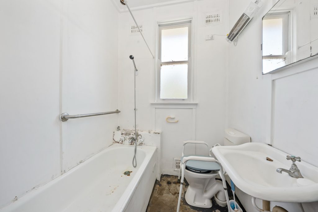 11 Macdonald Avenue, Lalor Park NSW 2147 - photo 4
