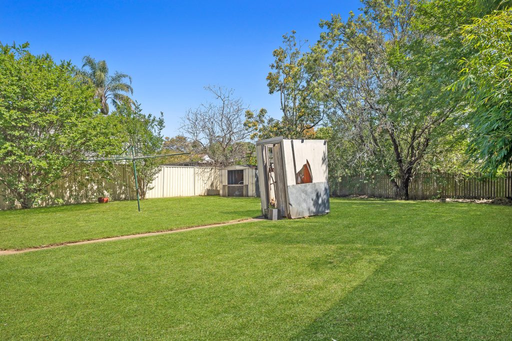 11 Macdonald Avenue, Lalor Park NSW 2147 - photo 10