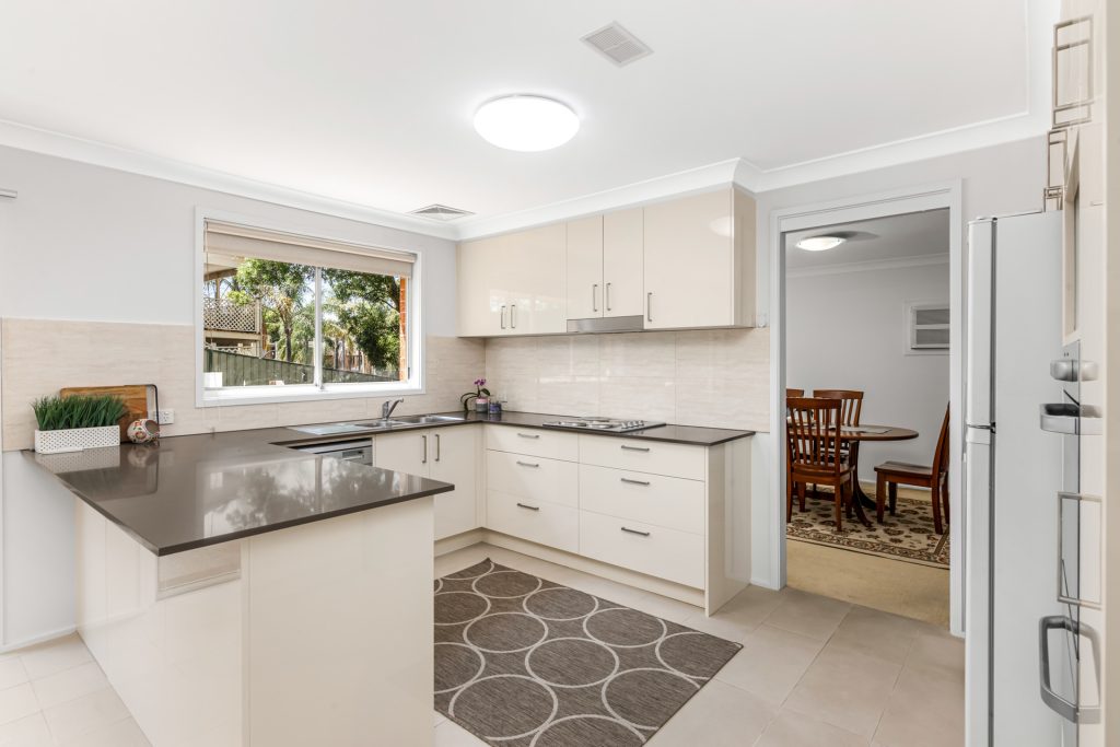 14 Wills Glen, St Clair NSW 2759 - photo 5