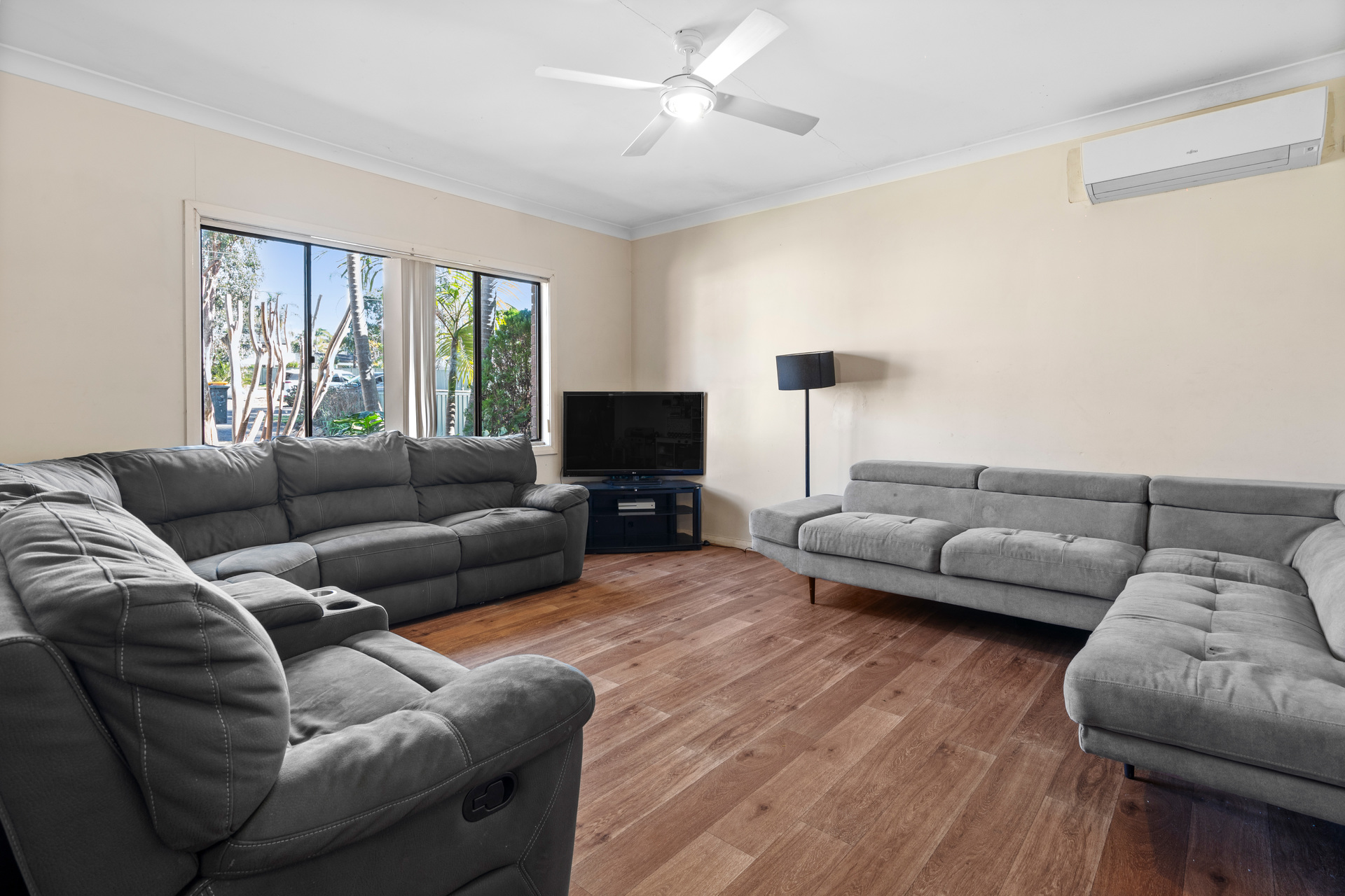 93 Ellam Drive, Seven Hills NSW 2147 - photo 4