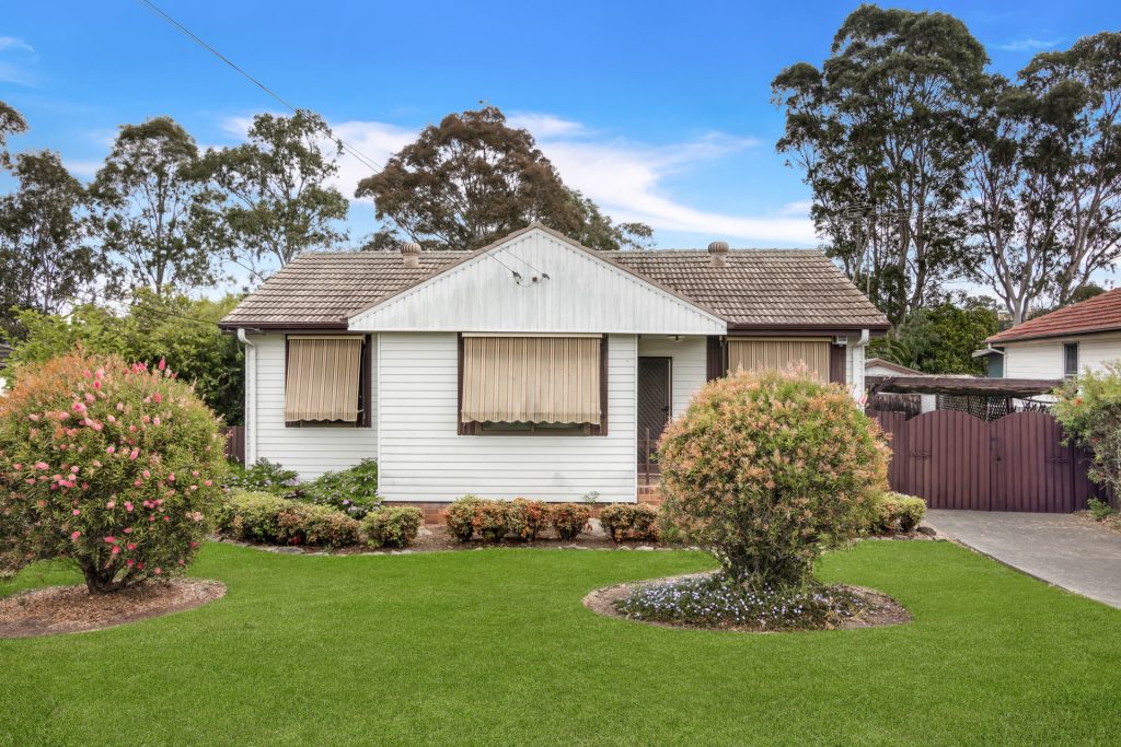 52 Dawn Drive, Seven Hills NSW 2147 - photo 2