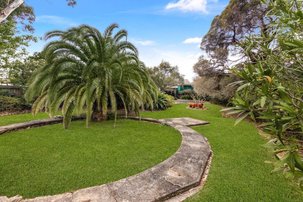 52 Dawn Drive, Seven Hills NSW 2147 - photo 10