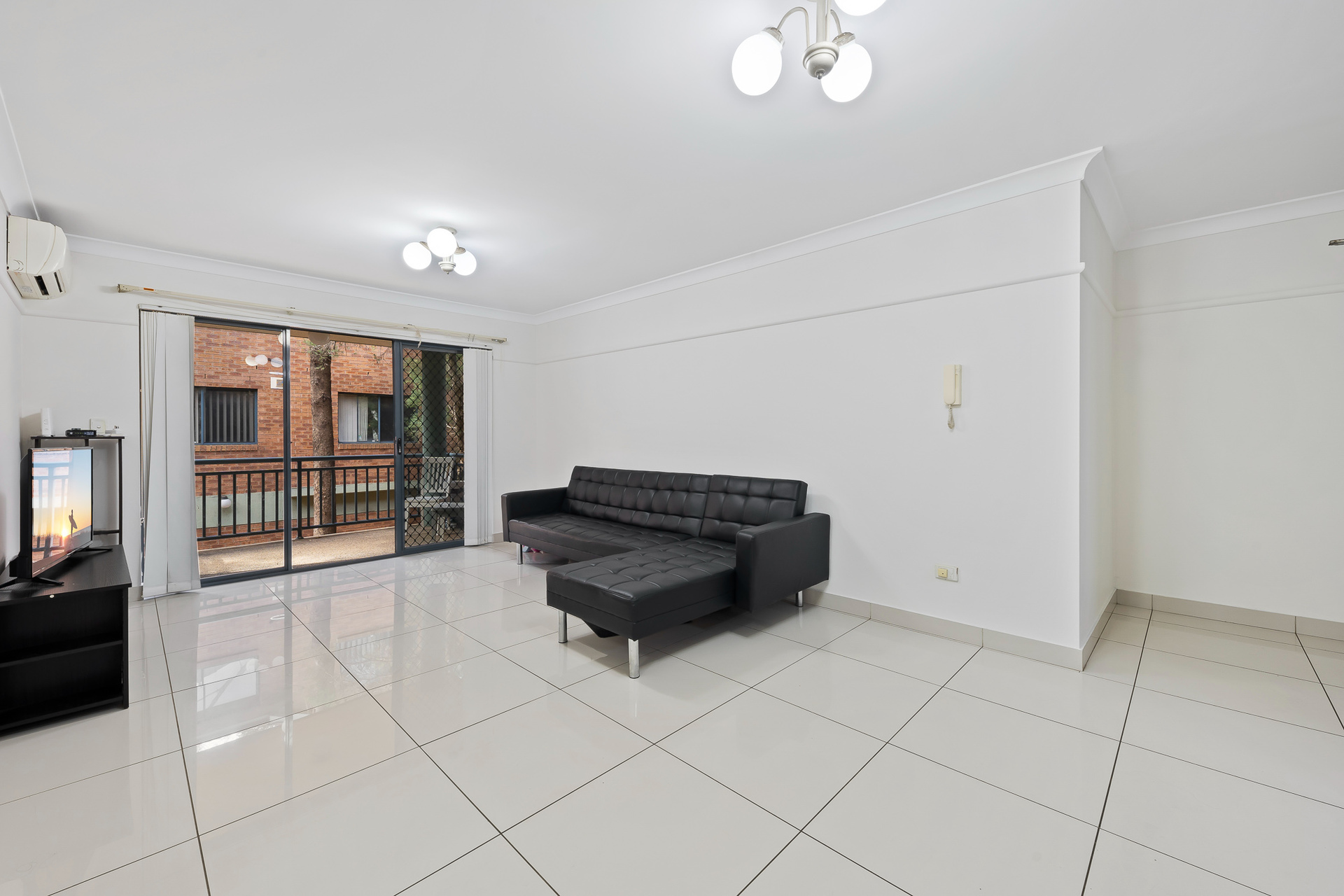 5/245 Targo Road, Toongabbie NSW 2146 - photo 2