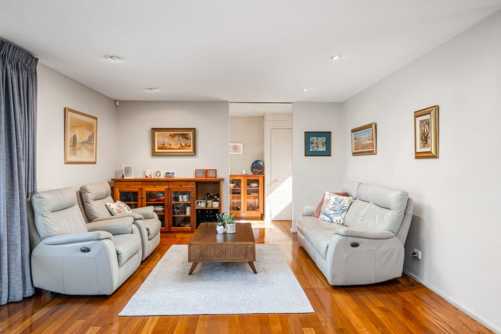 8 Edgar Street, Baulkham Hills NSW 2153 - photo 3
