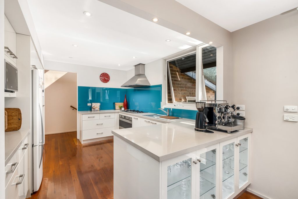 8 Edgar Street, Baulkham Hills NSW 2153 - photo 4