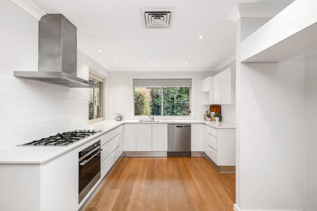 24 Bray Court, North Rocks NSW 2151 - photo 4