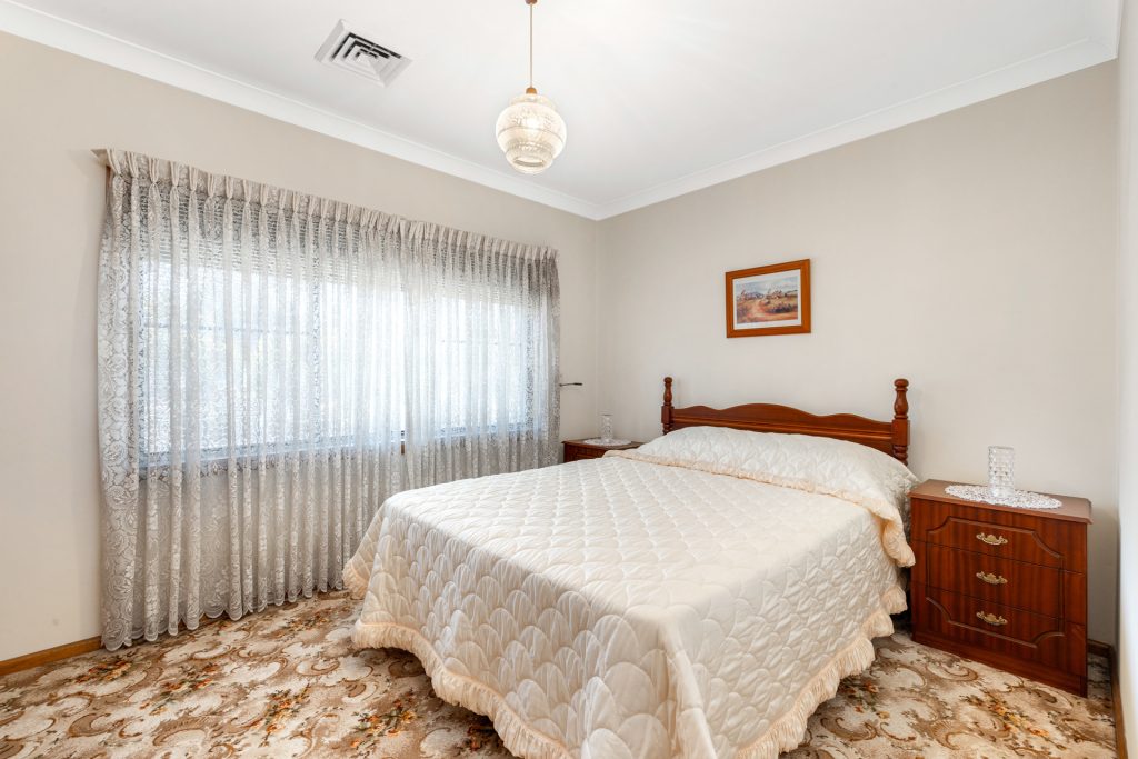 15 Bringelly Avenue, Pendle Hill NSW 2145 - photo 11