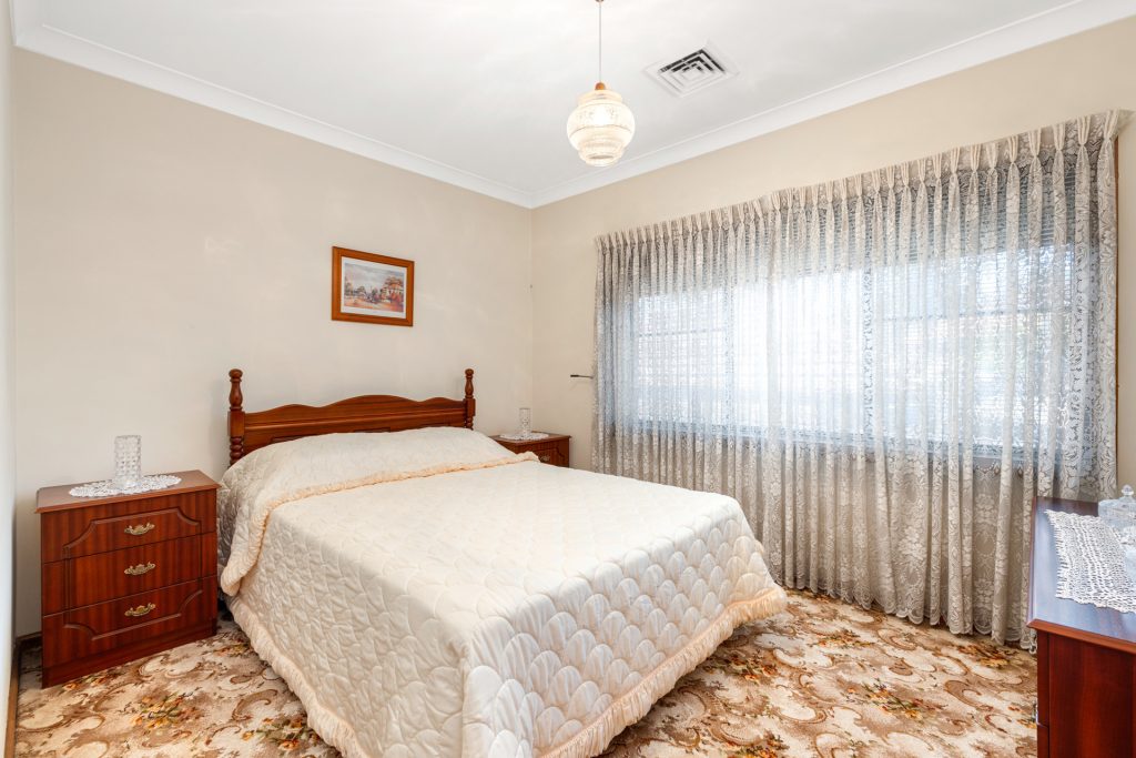 15 Bringelly Avenue, Pendle Hill NSW 2145 - photo 12