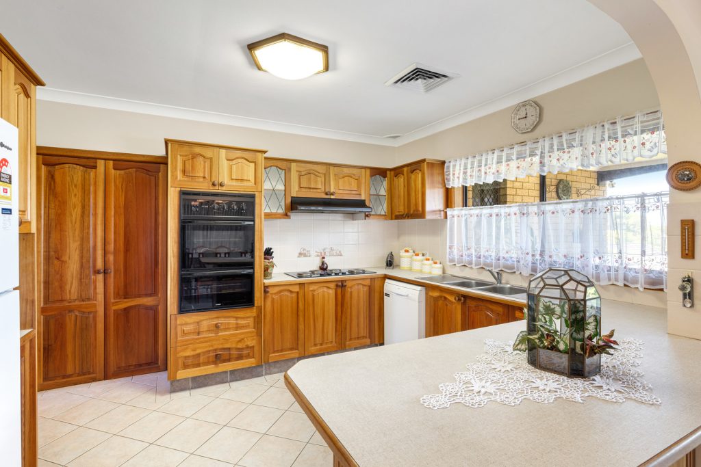 15 Bringelly Avenue, Pendle Hill NSW 2145 - photo 5