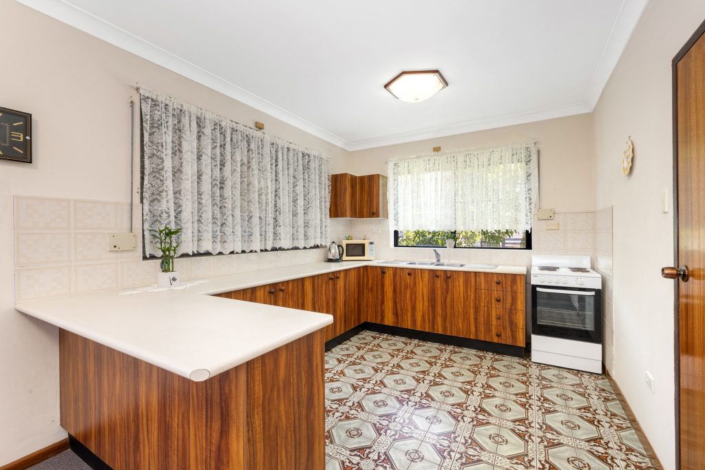 15 Bringelly Avenue, Pendle Hill NSW 2145 - photo 6