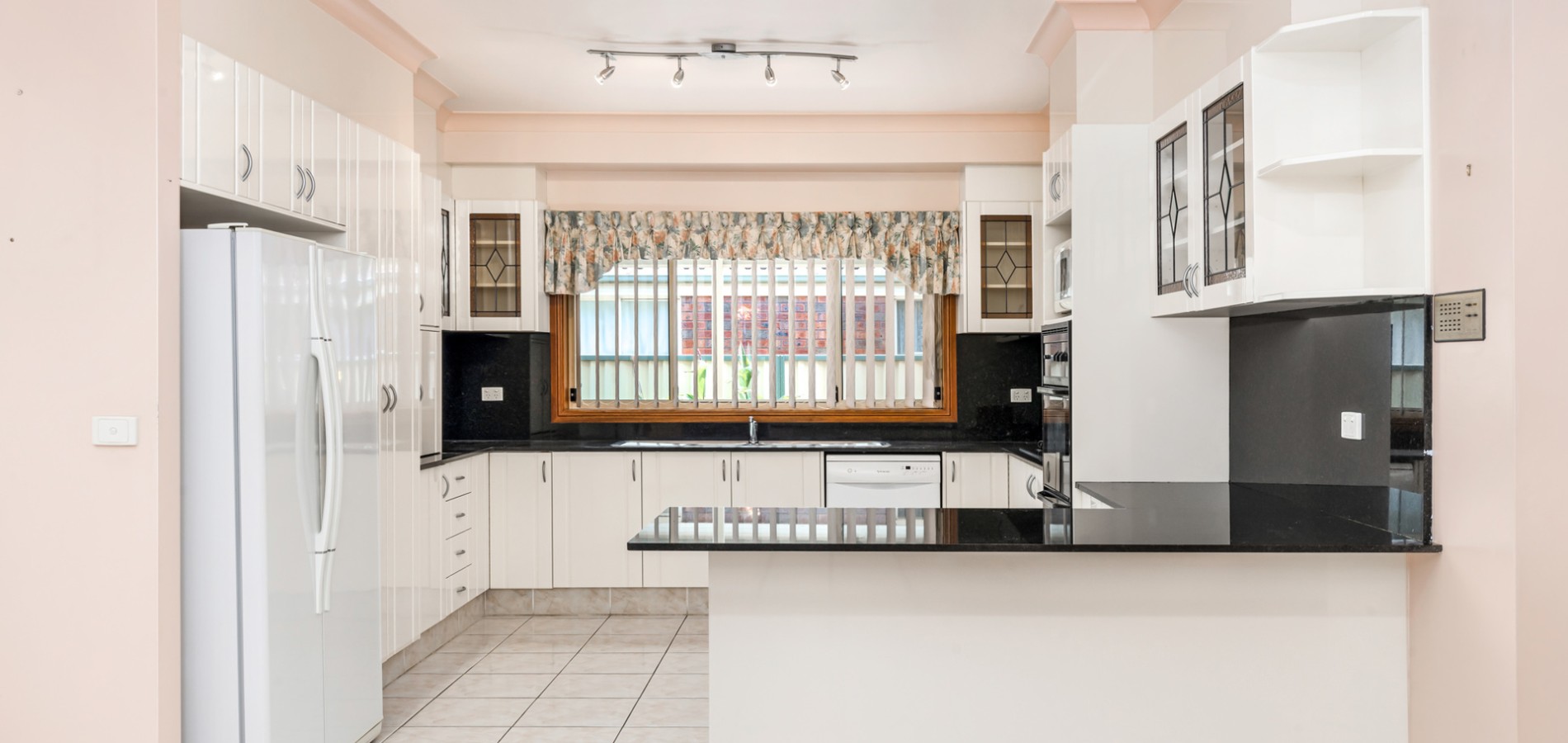 8 Yarra Place, Prestons NSW 2170 - photo 4