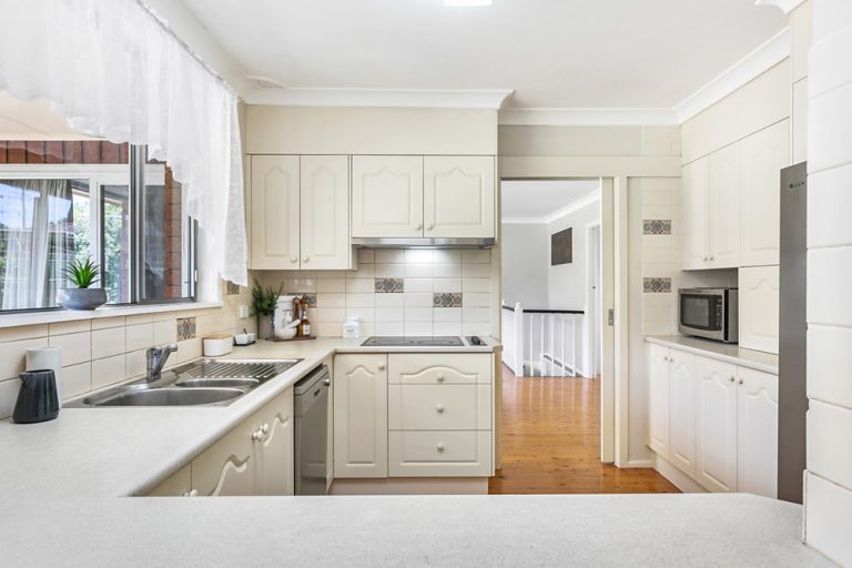 6 English Avenue, Castle Hill NSW 2154 - photo 3