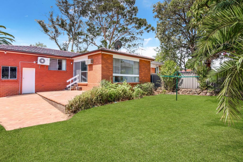 17 Clackmannan Road, Winston Hills NSW 2153 - photo 6