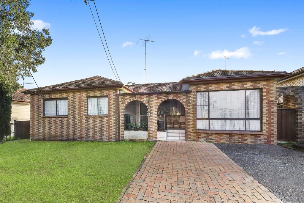 15 & 15A Leabons Lane, Seven Hills NSW 2147 - photo 2