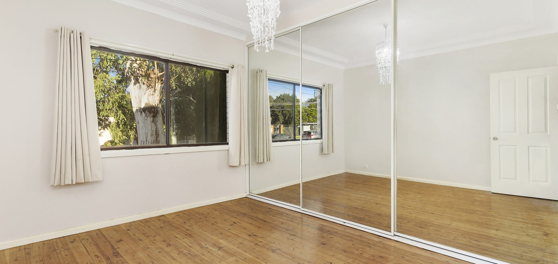 15 & 15A Leabons Lane, Seven Hills NSW 2147 - photo 3