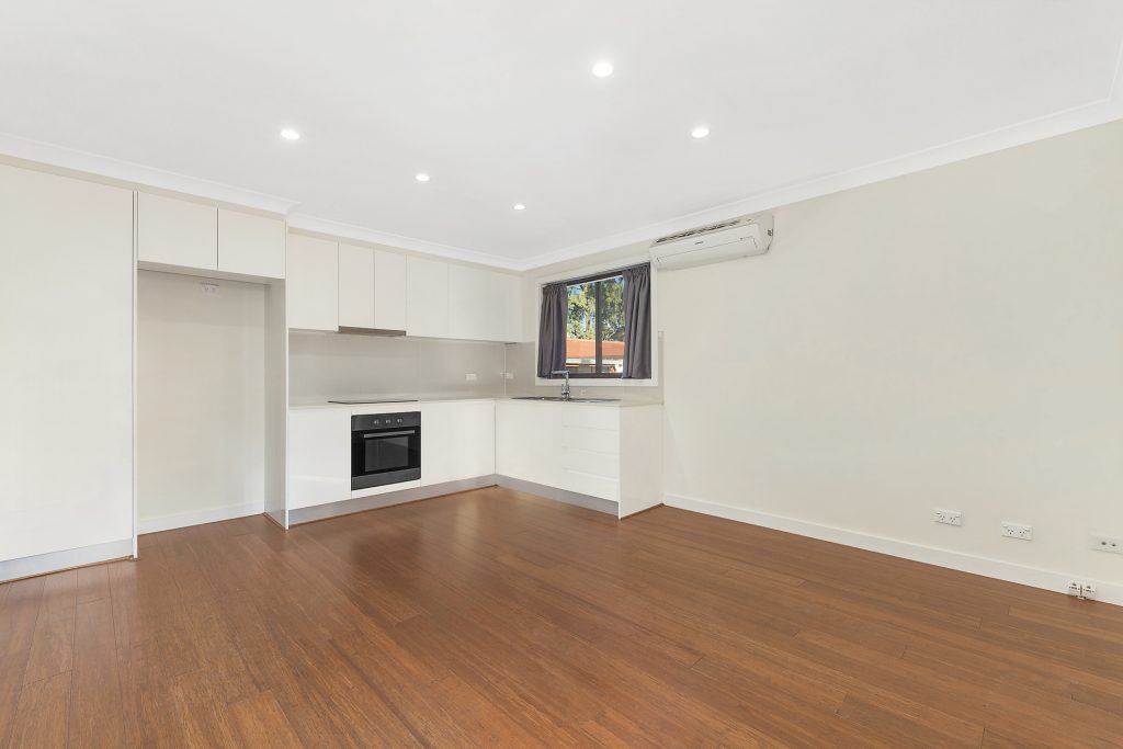 15 & 15A Leabons Lane, Seven Hills NSW 2147 - photo 4