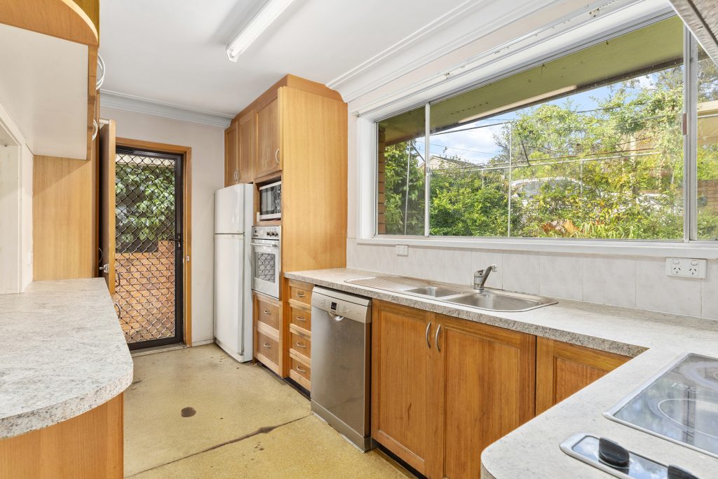 7 Russell Avenue, Winston Hills NSW 2153 - photo 2