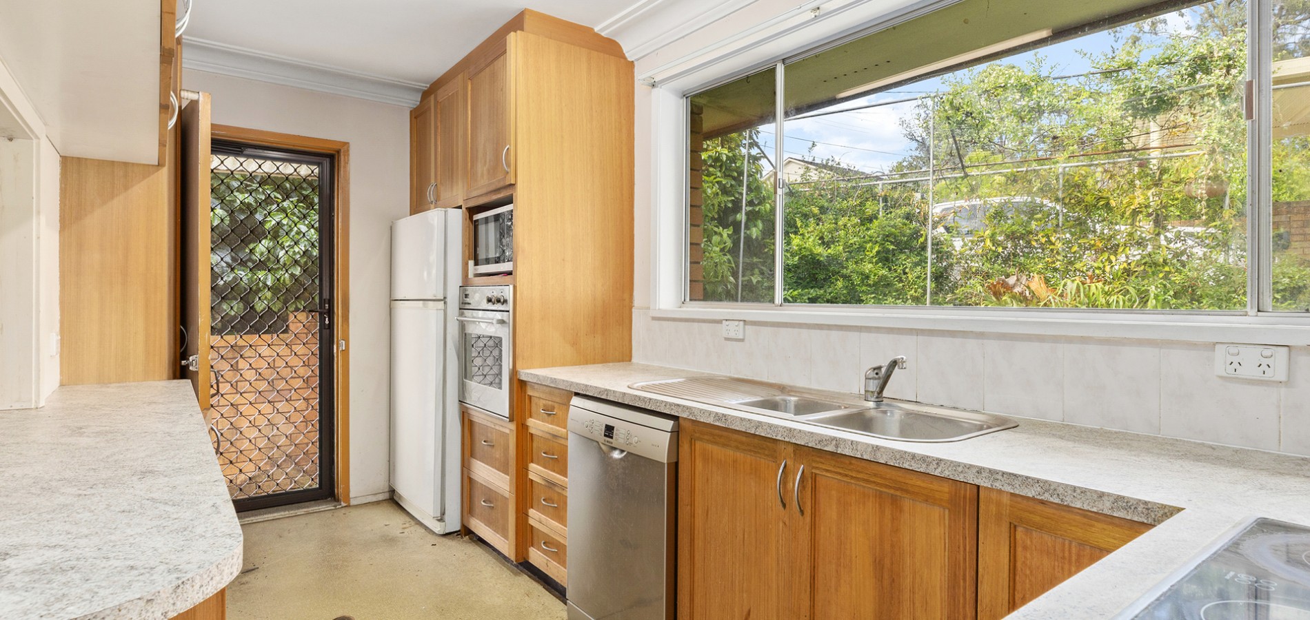 7 Russell Avenue, Winston Hills NSW 2153 - photo 2