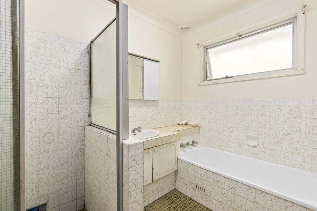 7 Russell Avenue, Winston Hills NSW 2153 - photo 6