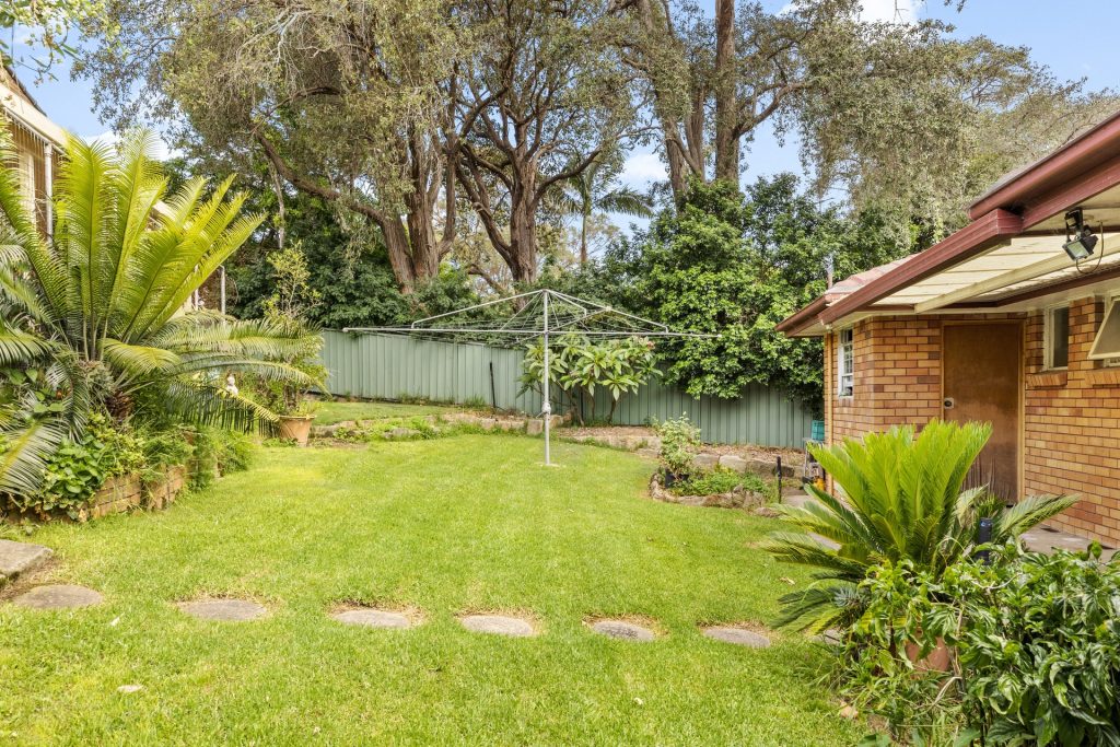 7 Russell Avenue, Winston Hills NSW 2153 - photo 10