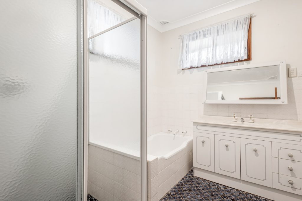 14 Warrah Place, Greystanes NSW 2145 - photo 10