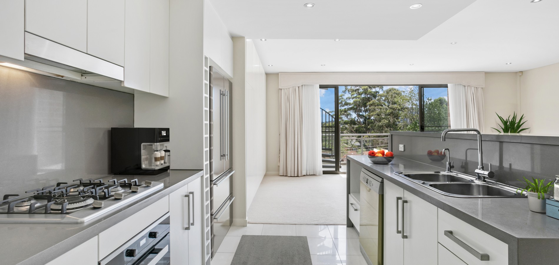 19/33 Cecil Avenue, Castle Hill NSW 2154 - photo 2