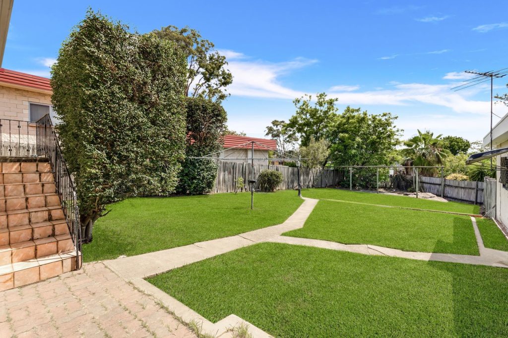 10 Sarah Crescent, Baulkham Hills NSW 2153 - photo 7