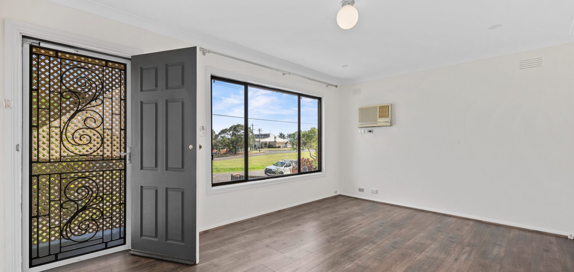 41 MacKenzie Boulevard, Seven Hills NSW 2147 - photo 2