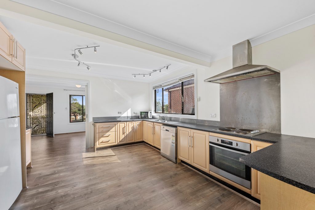 41 MacKenzie Boulevard, Seven Hills NSW 2147 - photo 3